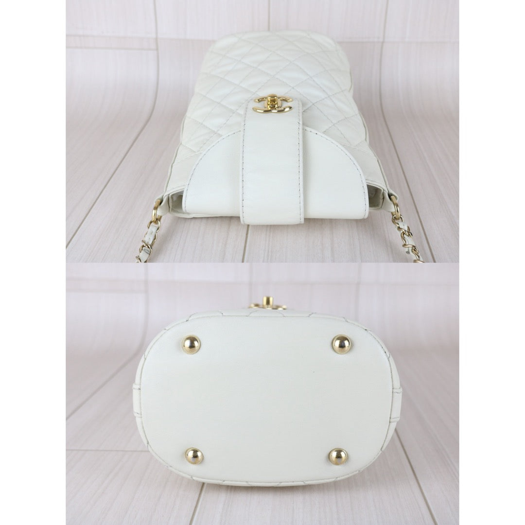 Include Entrupy Certificate of Authenticity｜Good ( Rank AB) ｜CHANEL Calf Leather  Potato Bucket Chain Shoulder Bag White Made in 2018-2019Year｜Y26012004