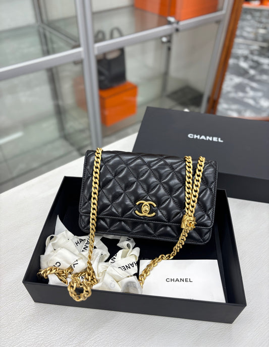 Include Entrupy Certificate of Authenticity｜Very Good ( Rank A)｜ CHANEL Matelasse Lam skin WOC Black