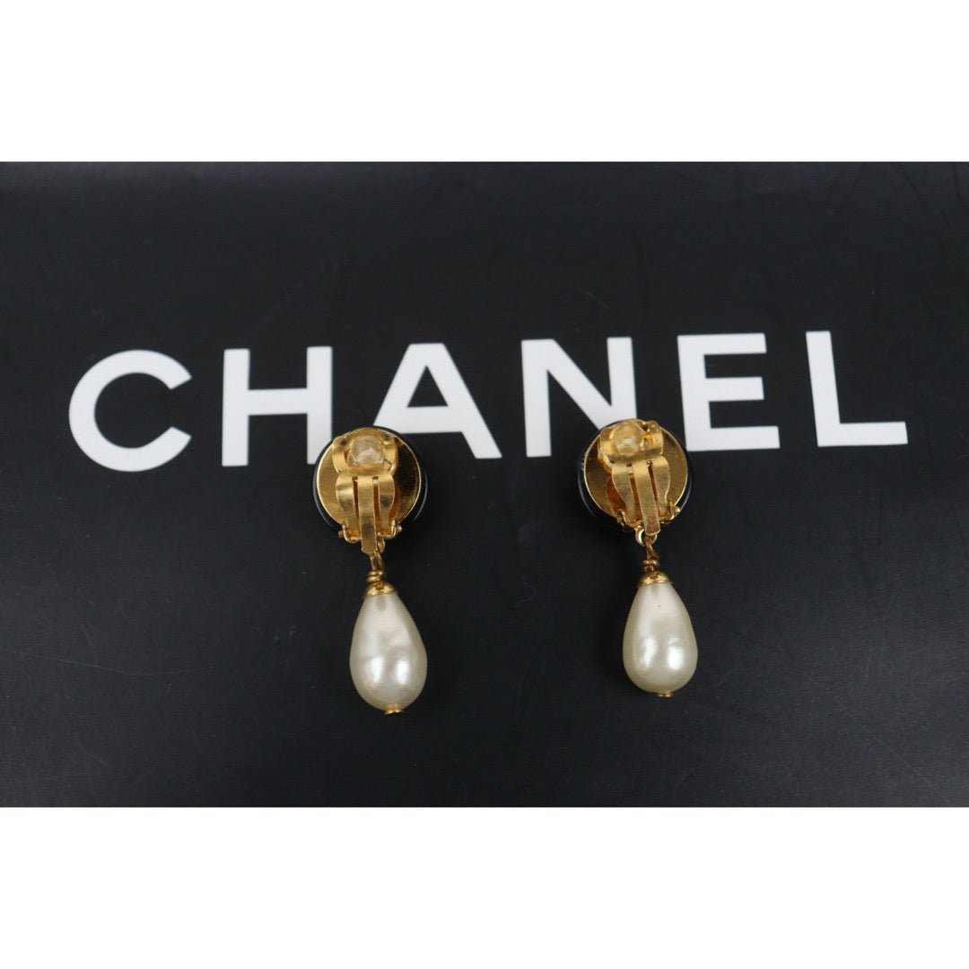 Very Good ( Rank A) ｜CHANEL  COCO Mark  Pearl  Drop  Earrings Made In 1996Year｜25062304