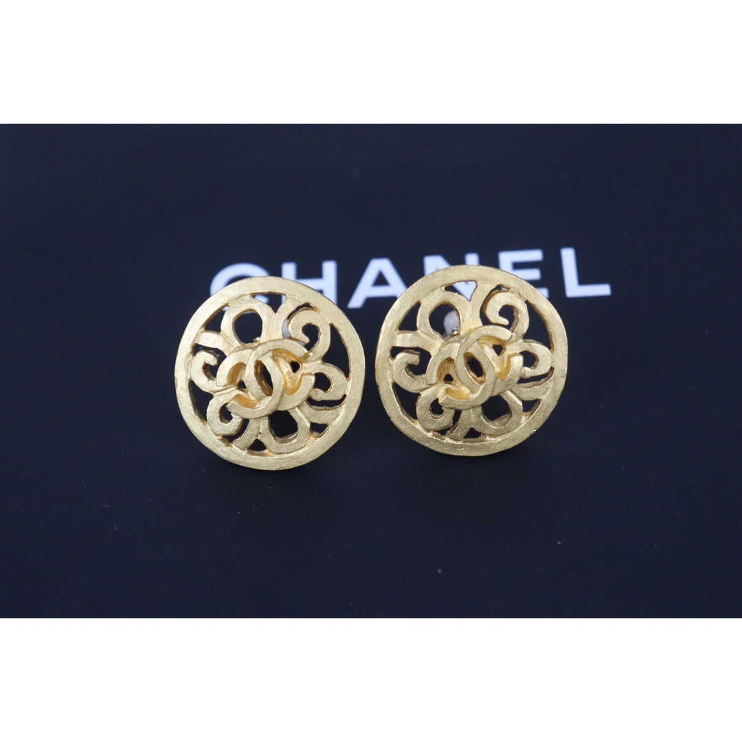 Rank A ｜CHANEL COCO Mark Vintage Earrings Made In 1995 Year ｜23092621