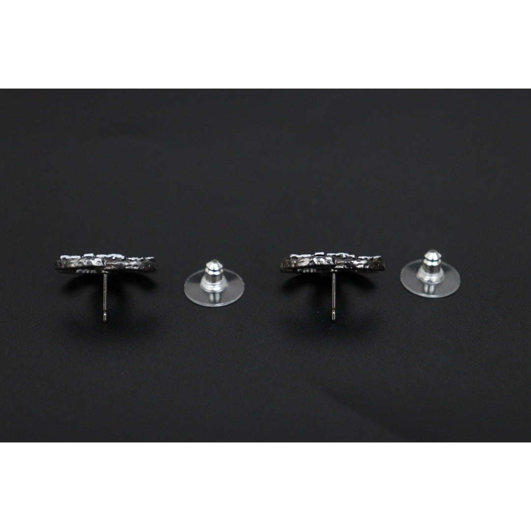 Include Authentic Detective Certificate of Authenticity｜Very Good ( Rank A) ｜CHANEL COCO Mark  A21P Black White Earrings Made In 2021Year｜S26031004