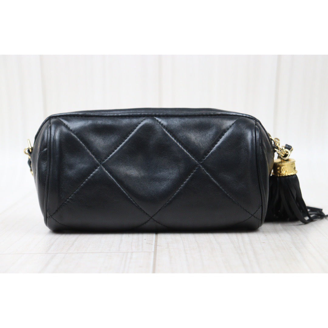 Rank AB｜ CHANEL Lamb Skin Shoulder Bag Black  Made in 1986-1988Year ｜P24061135