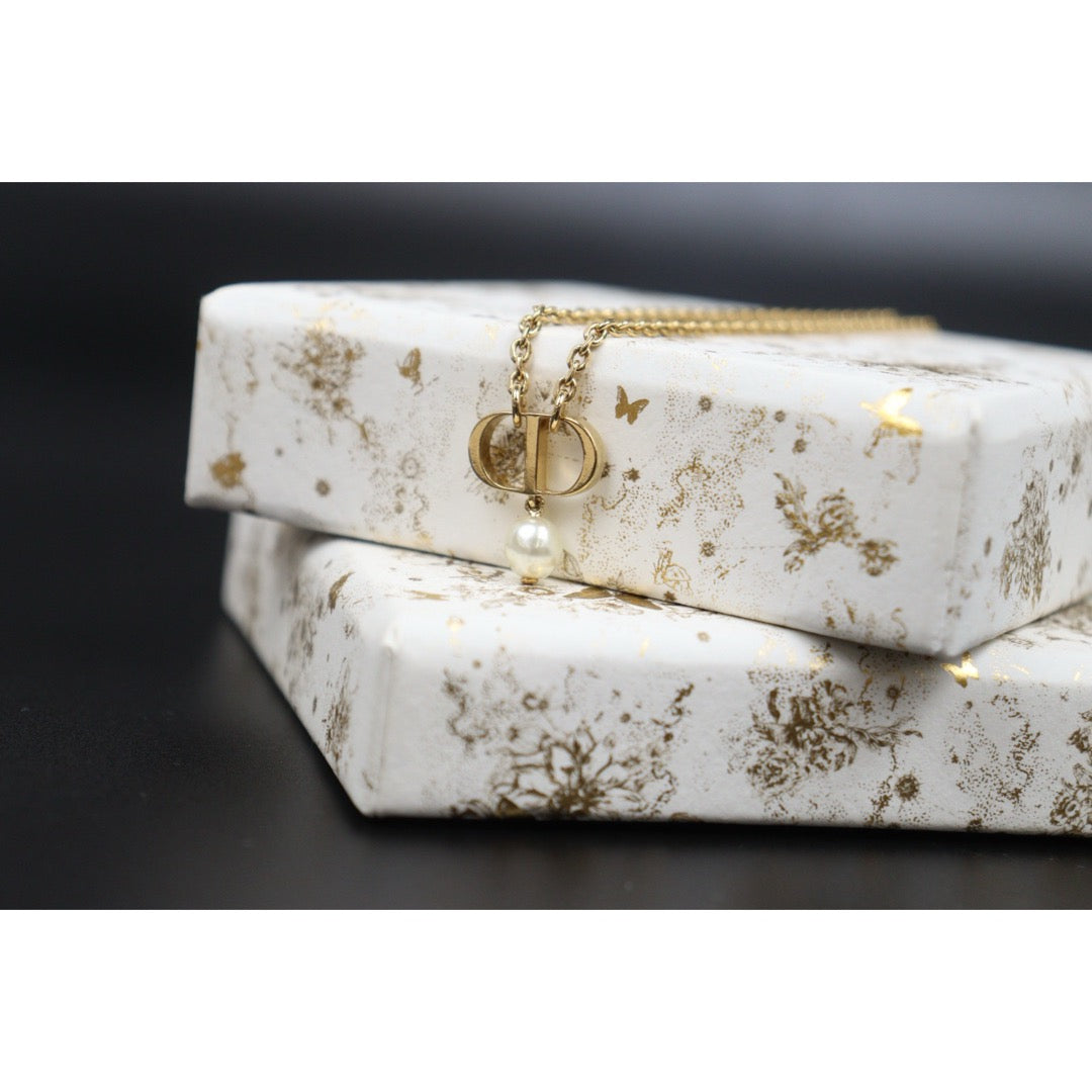 Very Good ( Rank A) ｜ Dior CD Pearl Necklace ｜V25071006