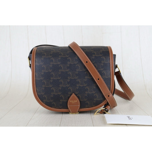 Very Good ( Rank A) ｜ CELINE Macadam Triomphe Cross Body Shoulder Bag Current Model｜S26022801