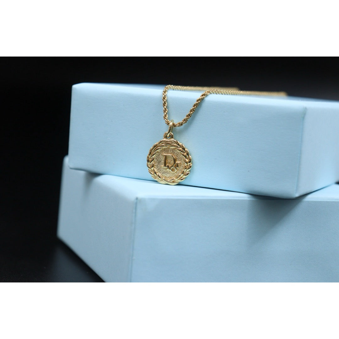 Very Good ( Rank A) ｜ Dior CD Round Necklace Golden ｜26021303