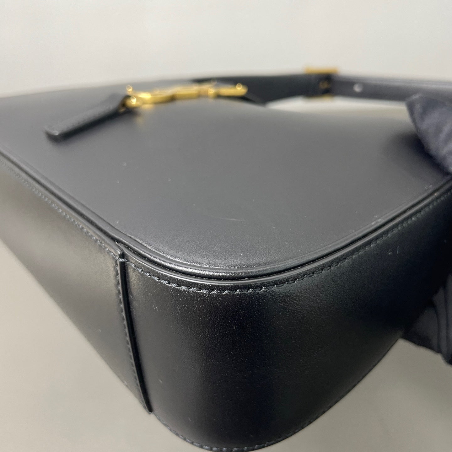 third installment 3/3 ｜ Include Entrupy Certificate of Authenticity｜Very Good ( Rank A)｜  Saint Laurent YSL Hobo Shoulder Bag