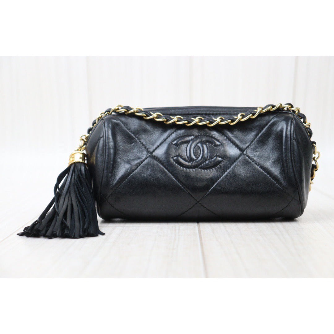 Rank AB｜ CHANEL Lamb Skin Shoulder Bag Black  Made in 1986-1988Year ｜P24061135