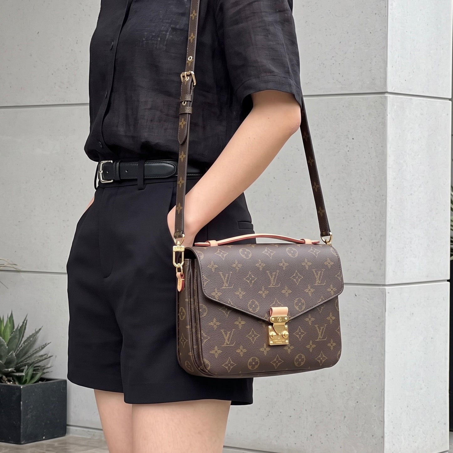 Include Entrupy Certificate of Authenticity｜Very Good ( Rank A)｜LV Monogram Pichette Metis ShoulderBag  IC Chips Model｜S26072001