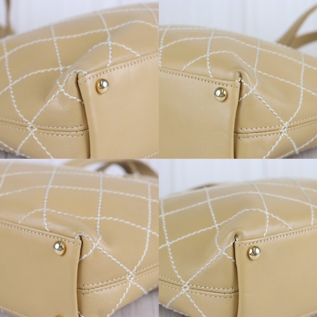 Rank AB ｜Chanel Lamb Skin Wild Stitching Coco Mark HandBag Made In 2002～2003 Year｜V23091511