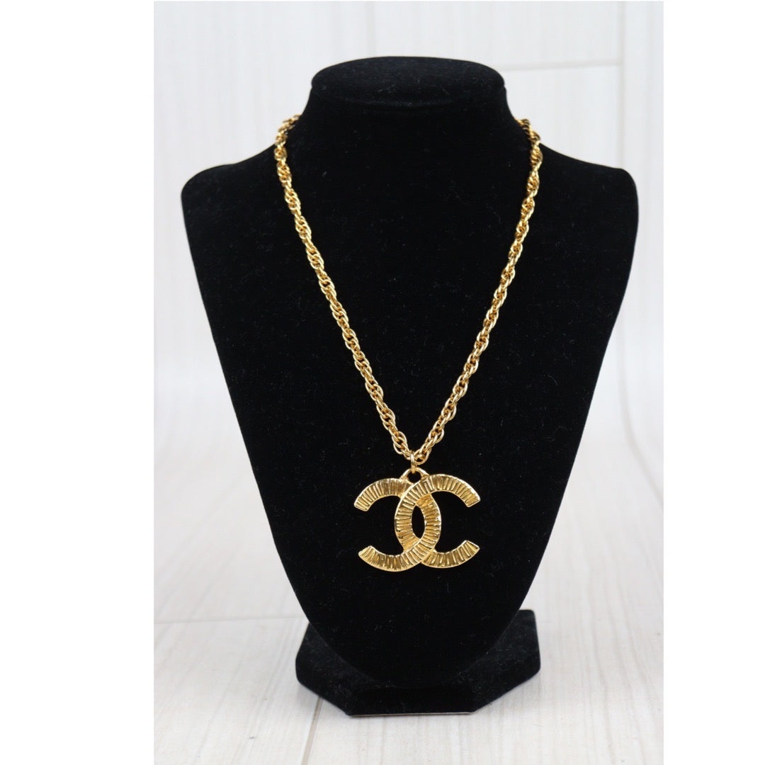 Rank A ｜  CHANEL Vintage Coco Mark Necklace Gold Made In 1993 Year｜23110213