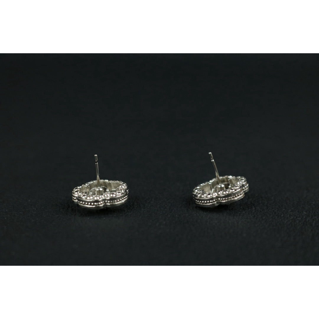Include Authentic Detective Certificate of Authenticity｜Very Good ( Rank A) ｜CHANEL C21V COCO Mark Camellia Rhinestone Earrings Made In 2021Year｜S26061605