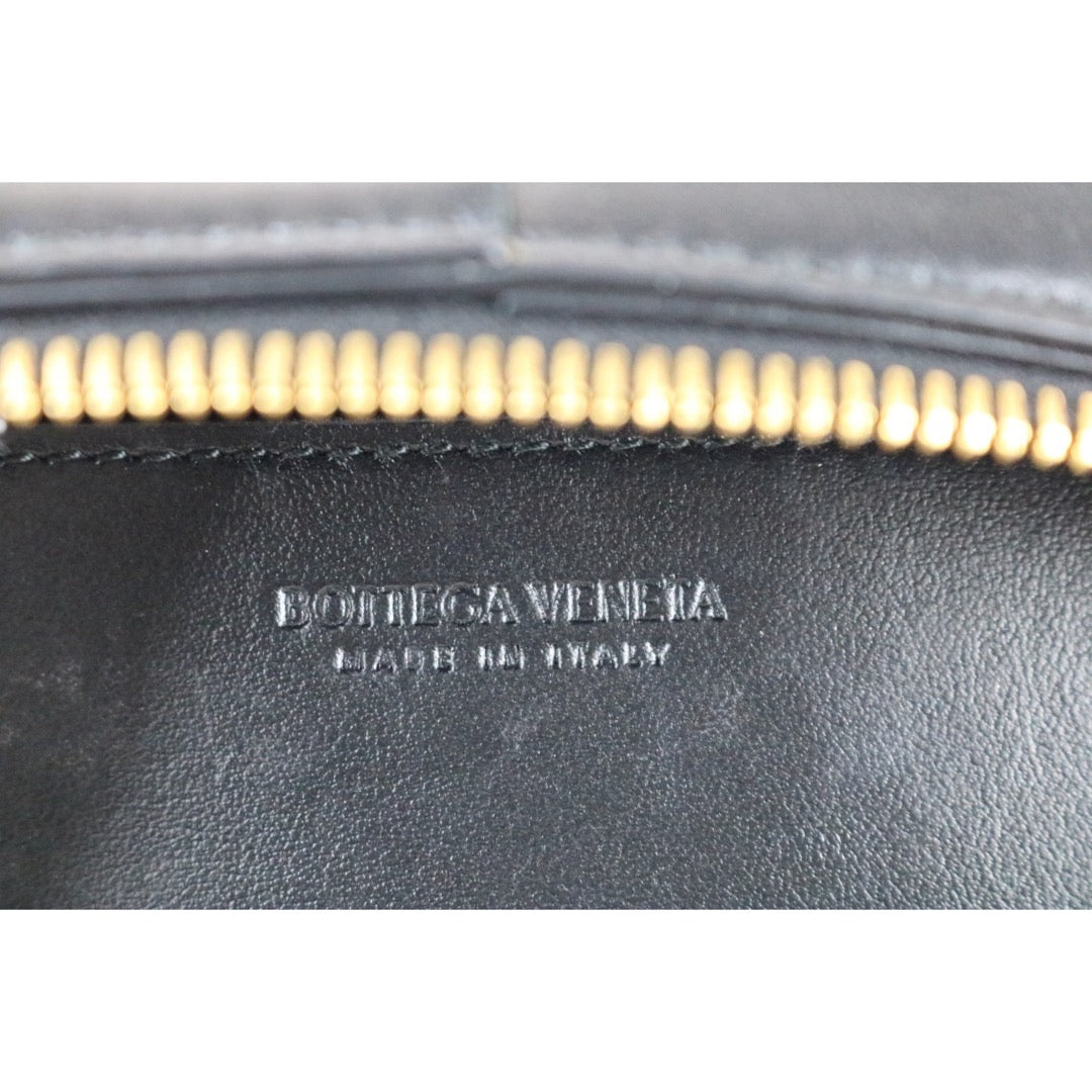 Very Good ( Rank A)｜ Bottega Veneta Lamb Skin Belt Cassette Shoulder Black IC Chips Model ｜S25103006