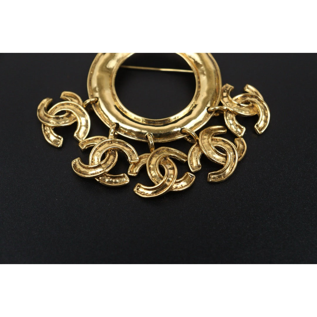 Include Authentic Detective Certificate of Authenticity｜Very Good ( Rank A)｜ CHANEL 94P Vintage Coco Mark Tassel Brooch ｜Y26040712