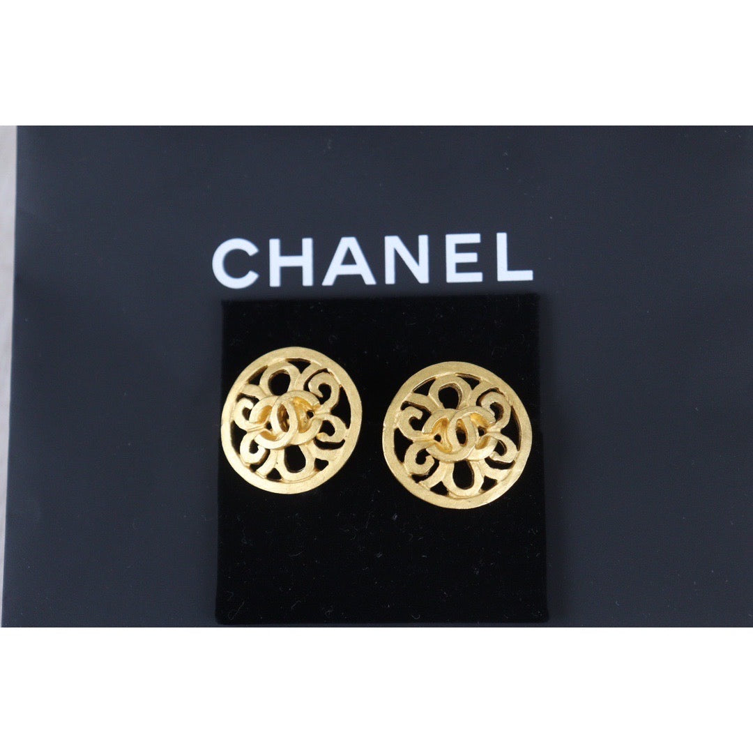 Rank A ｜CHANEL COCO Mark Vintage Earrings Made In 1995 Year ｜23092621