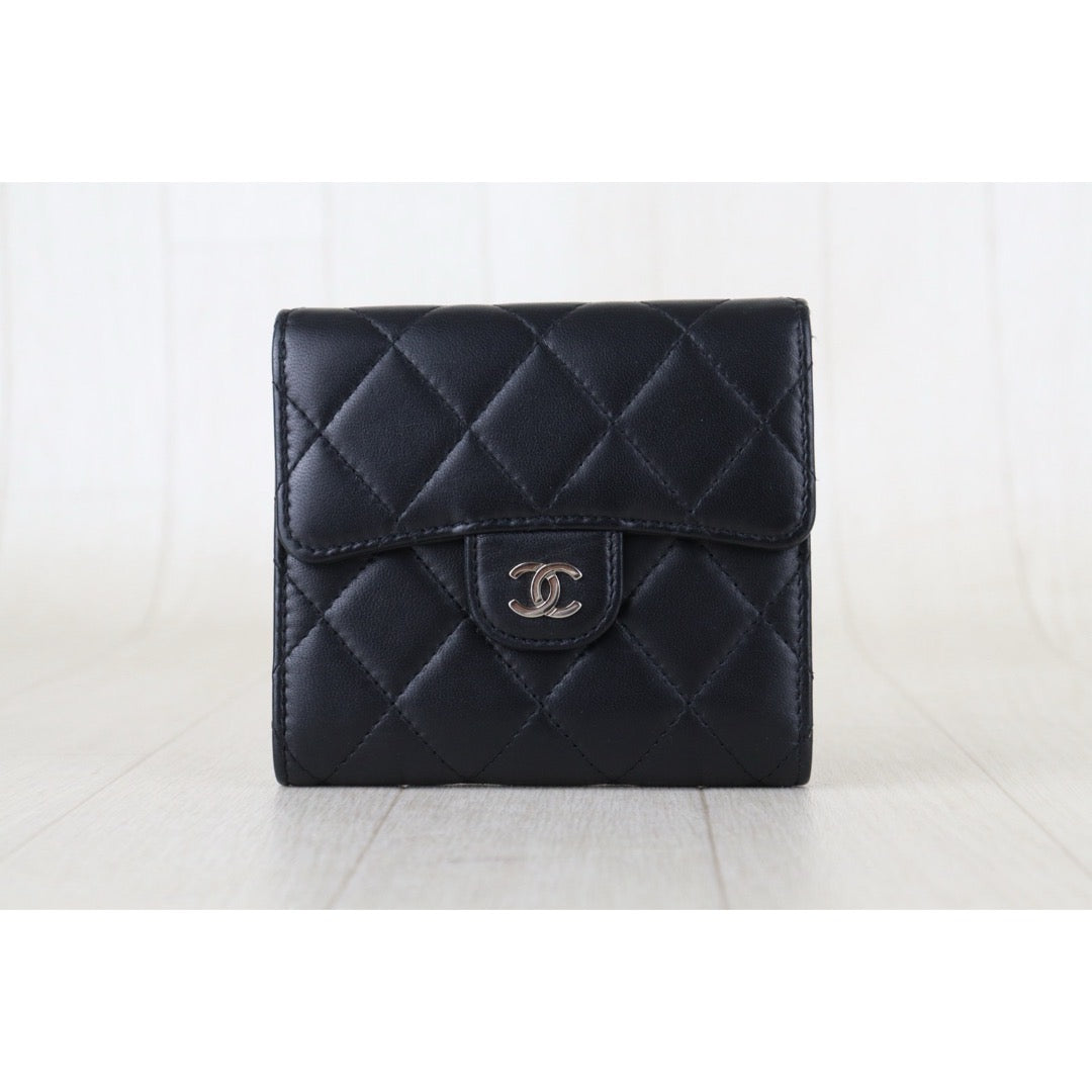 Include Entrupy Certificate of Authenticity｜Good ( Rank AB)｜CHANEL Lamb Skin Black Wallet Made In 2016 Year｜S26073112