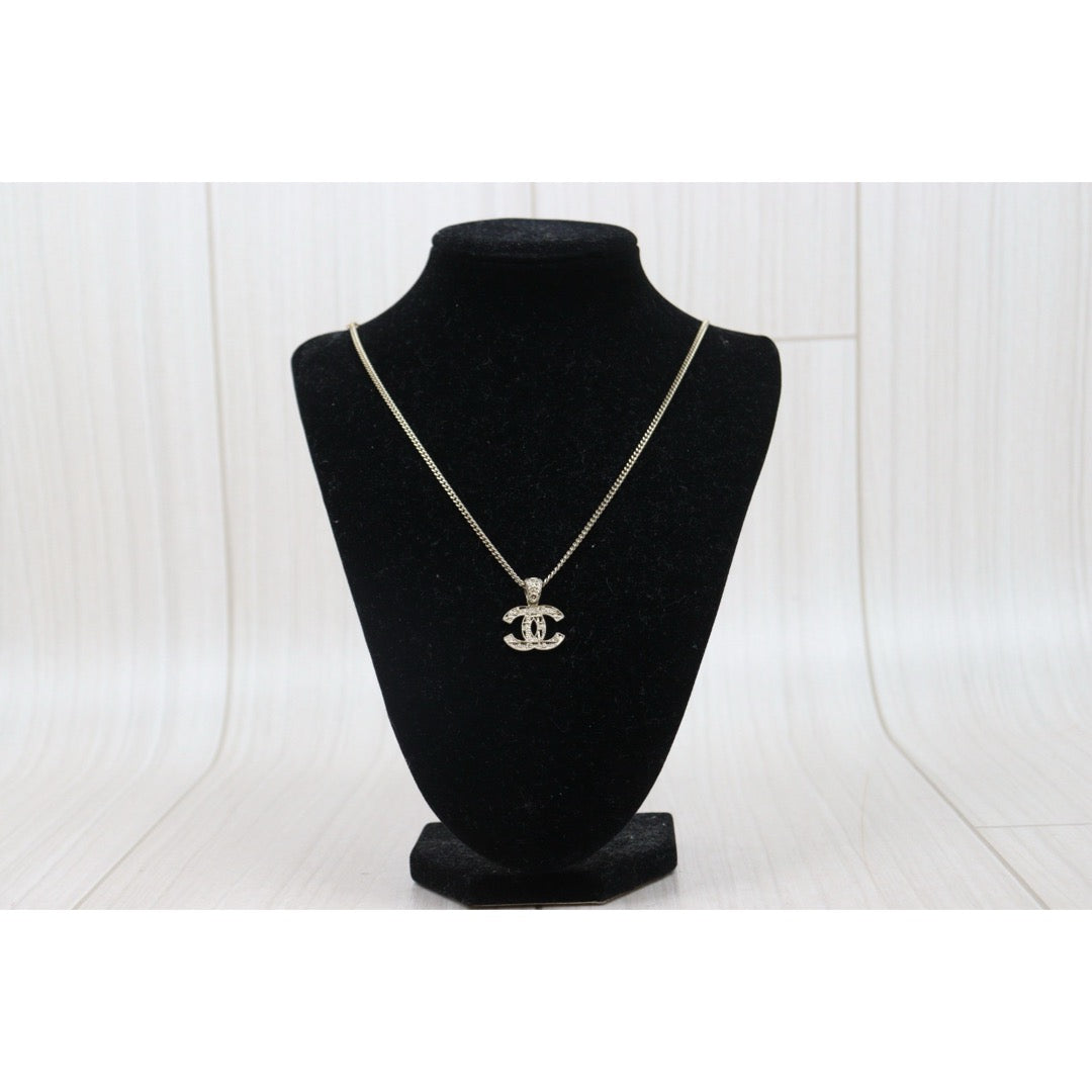 Very Good ( Rank A)｜CHANEL COCO Mark Hollow Design Necklace Golden｜V25070204