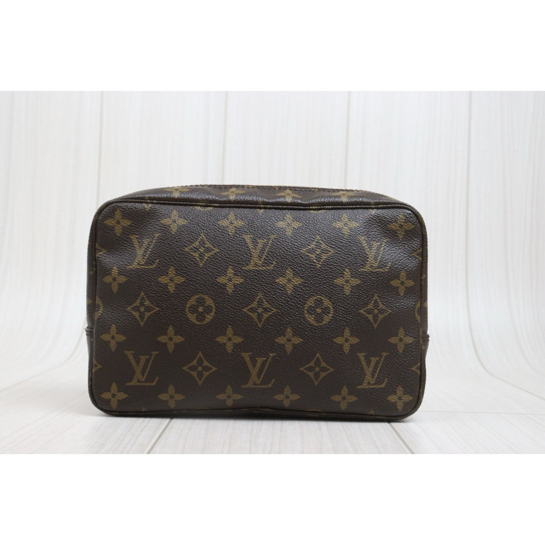 Include Entrupy Certificate of Authenticity｜Very Good ( Rank A) ｜ Louis Vuitton Truth Toilet 23 Monogram Makeup Pouch｜26102101