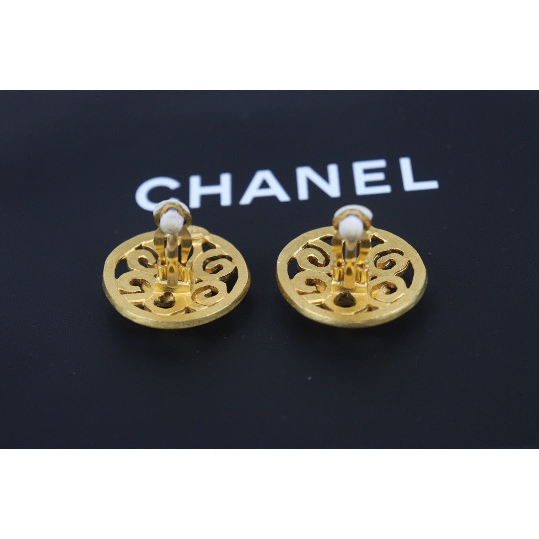 Rank A ｜CHANEL COCO Mark Vintage Earrings Made In 1995 Year ｜23092621