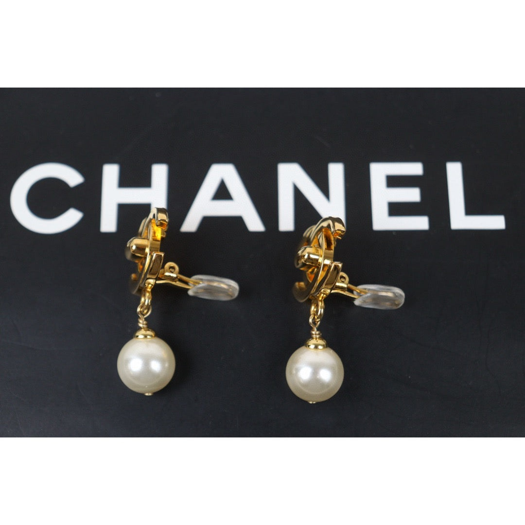 Excellent（Rank SA）｜CHANEL Vintage 18K Gold Plating Pearl Earrings  Made In 1996Year ｜24122629