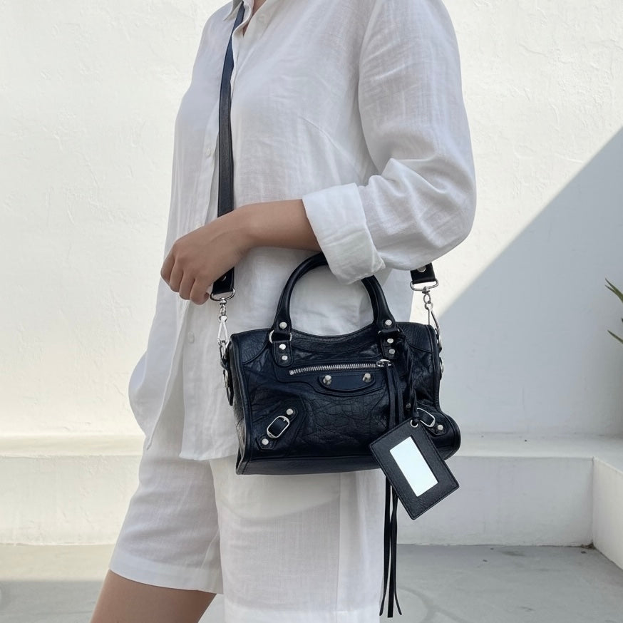 Include Entrupy Certificate of Authenticity｜Good ( Rank AB)｜Balenciaga Oiled Leather Gaint Classic mini city Handbag Shoulder Bag Black｜S26060115