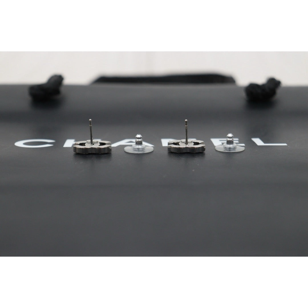 Very Good ( Rank A) ｜ CHANEL Coco Mark Silver Rhinestone Earrings Made In 2006Year ｜V25121113