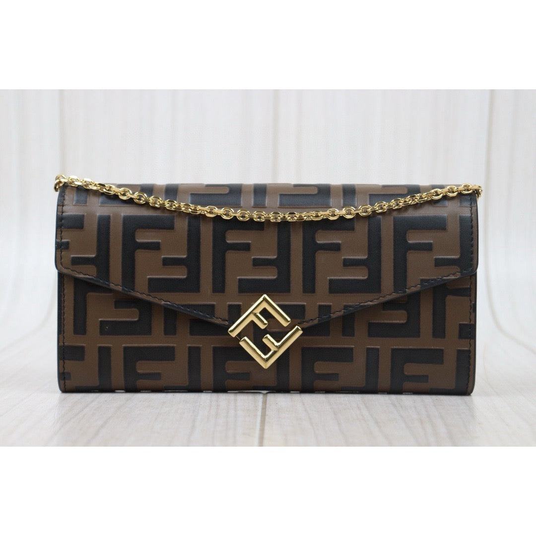 Excellent（Rank SA）｜ FENDI Long Wallet ｜S24111224