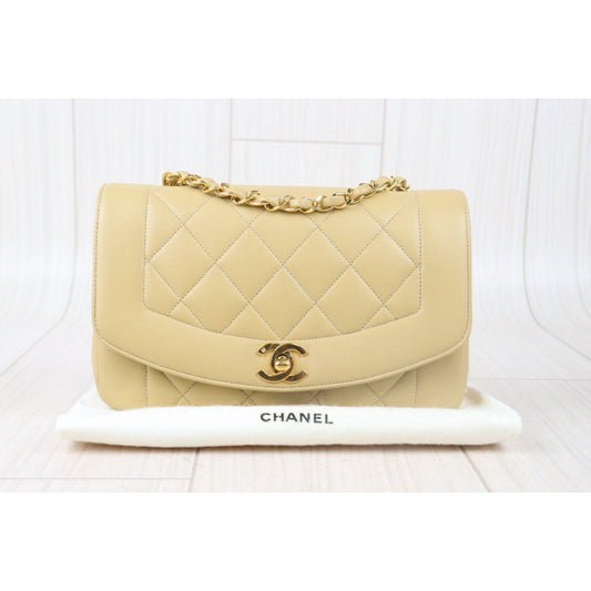 Good ( Rank AB)
| CHANEL Matrasse Diana 22 Lamb Skin Chain Bag Made in 1991-1994Year|W24082802
