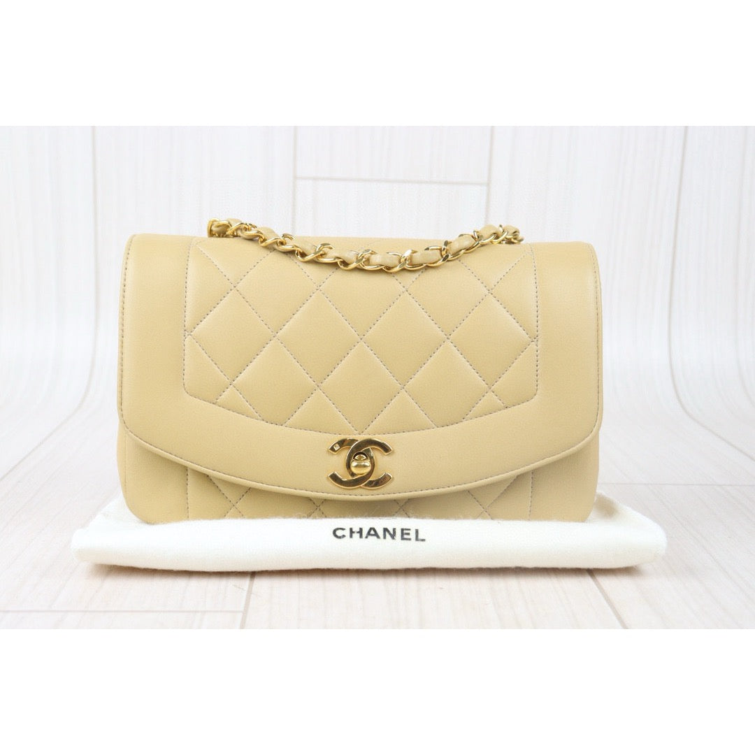 Good ( Rank AB)
｜ CHANEL Matrasse Diana 22 Lamb Skin  Chain Bag Made in 1991-1994Year｜W24082802