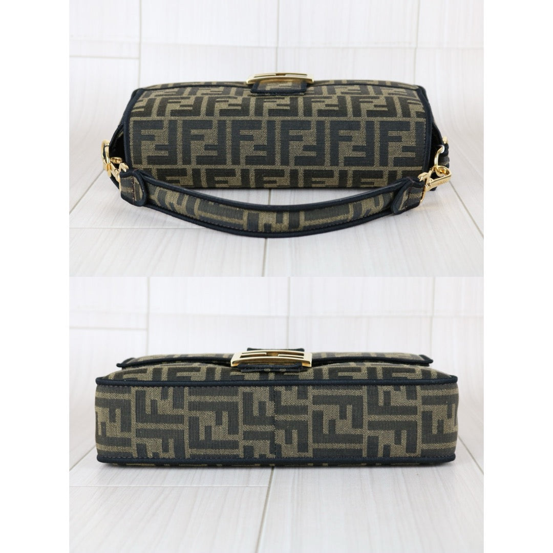 Very Good ( Rank A)｜ FENDI Mamma Baguette Shoulder Bag  Gold Hardware Current Model｜X25072602