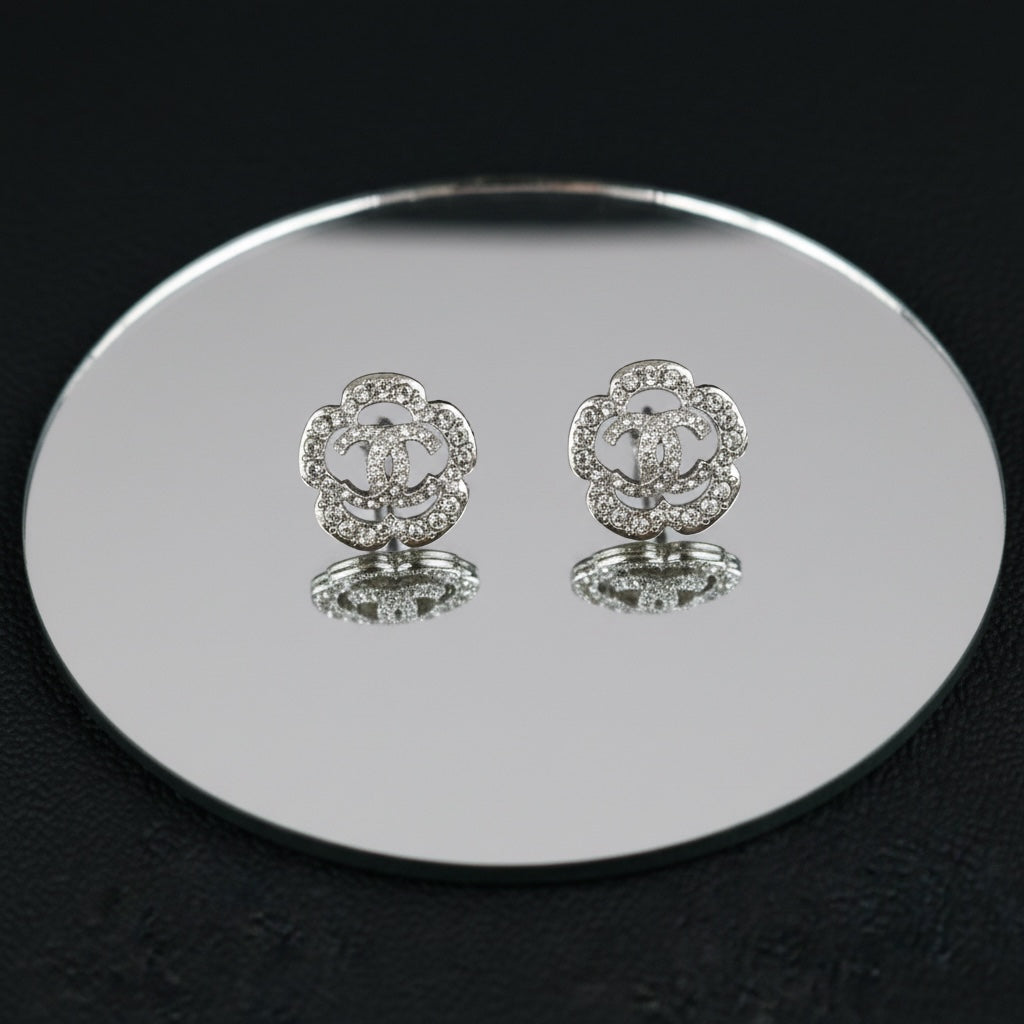 Include Authentic Detective Certificate of Authenticity｜Very Good ( Rank A) ｜CHANEL C21V COCO Mark Camellia Rhinestone Earrings Made In 2021Year｜S26061605