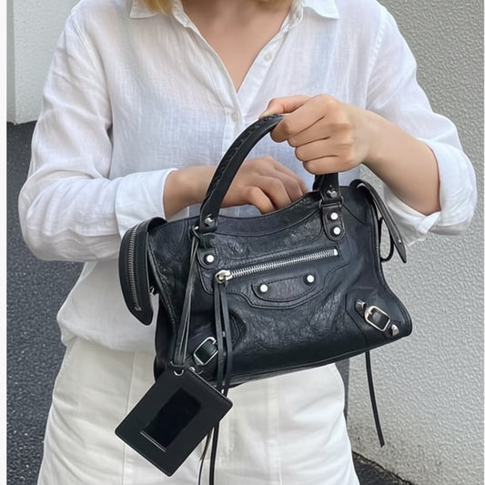 Include Entrupy Certificate of Authenticity｜Good ( Rank AB)｜Balenciaga Waxed Leather Classic City Mini Grey HandBag Shoulder Bag ｜S26070304