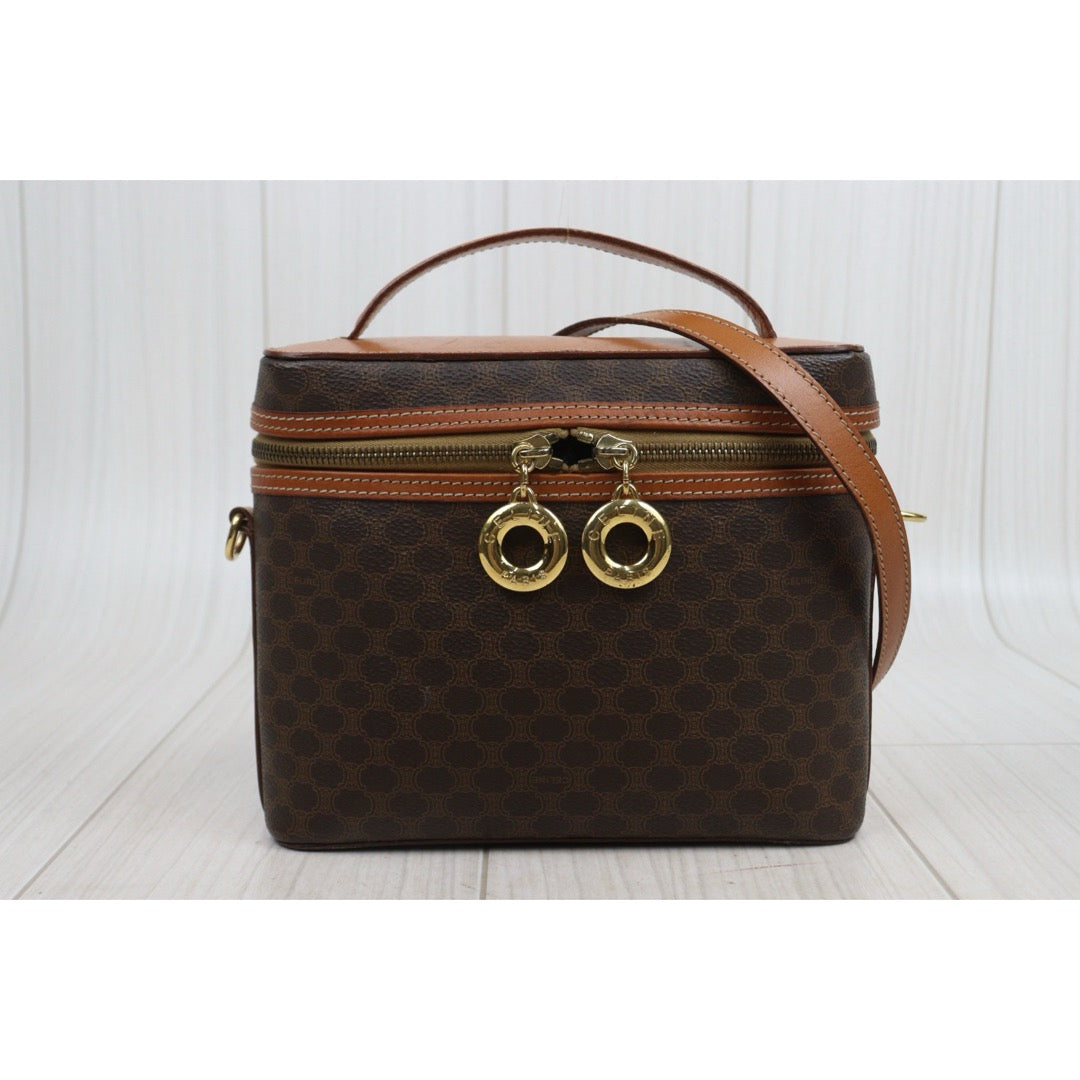 Good ( Rank AB)｜ CELINE Macadam Vanity Handbag With Shoulderstrap｜25100609