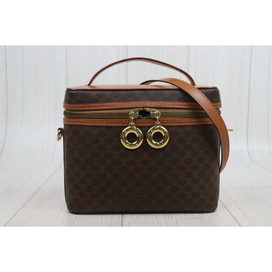 Good ( Rank AB)｜ CELINE Macadam Vanity Handbag With Shoulderstrap｜25100609