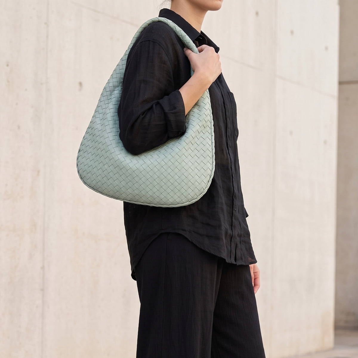 Include Entrupy Certificate of Authenticity｜Good ( Rank AB)｜ Bottega Veneta Lamb Skin Braid Shoulder Bag Glacier｜S26073106