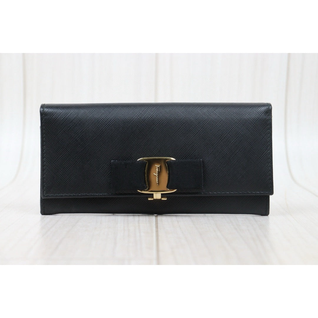 Good ( Rank AB) ｜Ferragamo Leather Calf Black Long Wallet｜S24111207