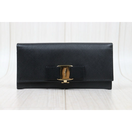 Good ( Rank AB) ｜Ferragamo Leather Calf Black Long Wallet｜S24111207