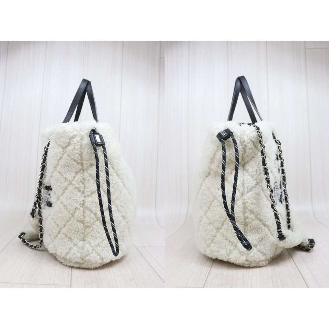 Include Entrupy Certificate of Authenticity｜Very Good ( Rank A) ｜ CHANEL Coco Neige Series Lamb Wool ToteBag Made In 2019～2020Year ｜Y26040602