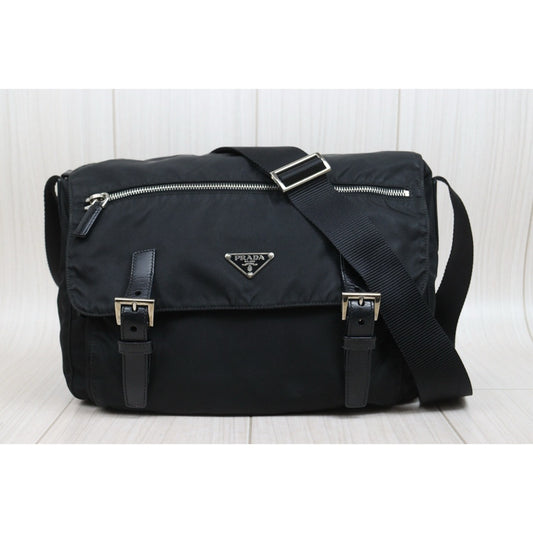 Good ( Rank AB) ｜Prada  Nylon Shoulder Bag  Black Silver Hardware｜26020302
