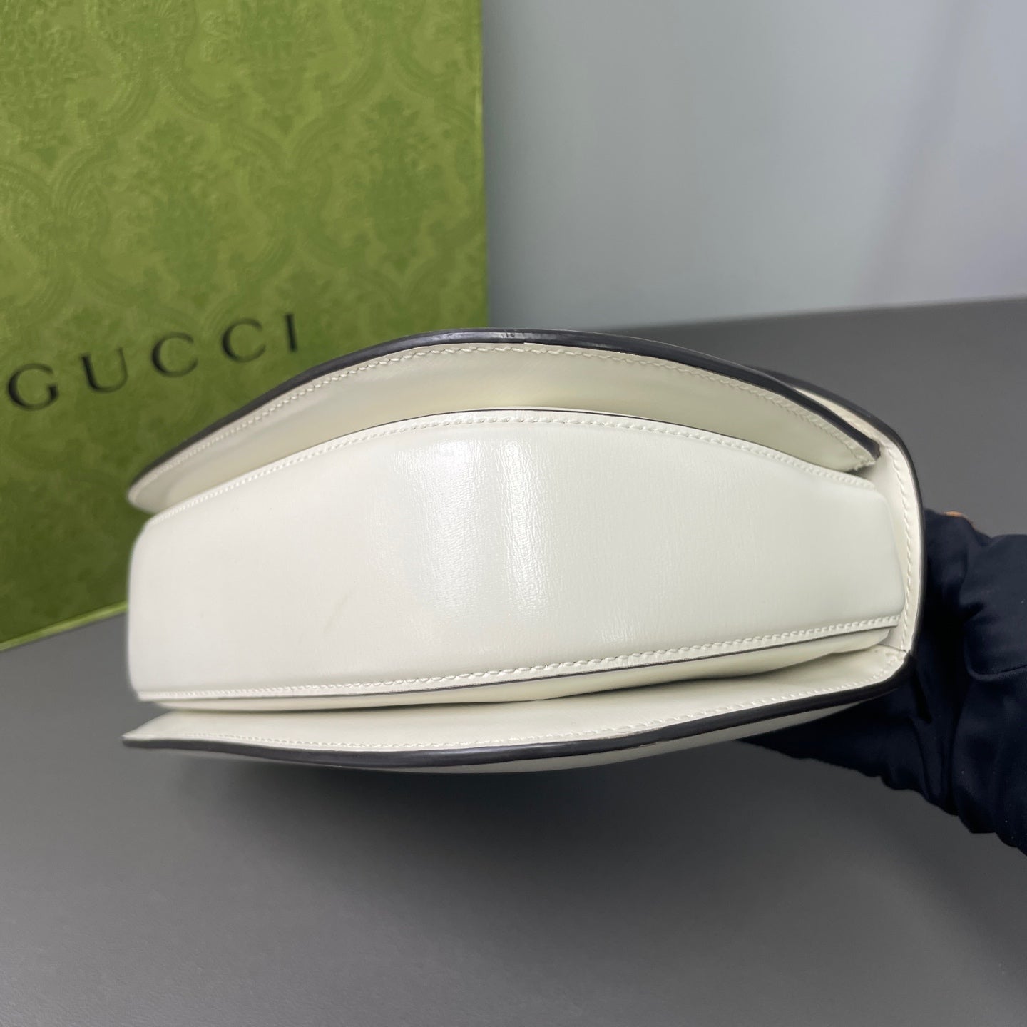 First installment 1/3｜ Very Good ( Rank A) ｜  GUCCI Bamboo Leather White Hand Bag