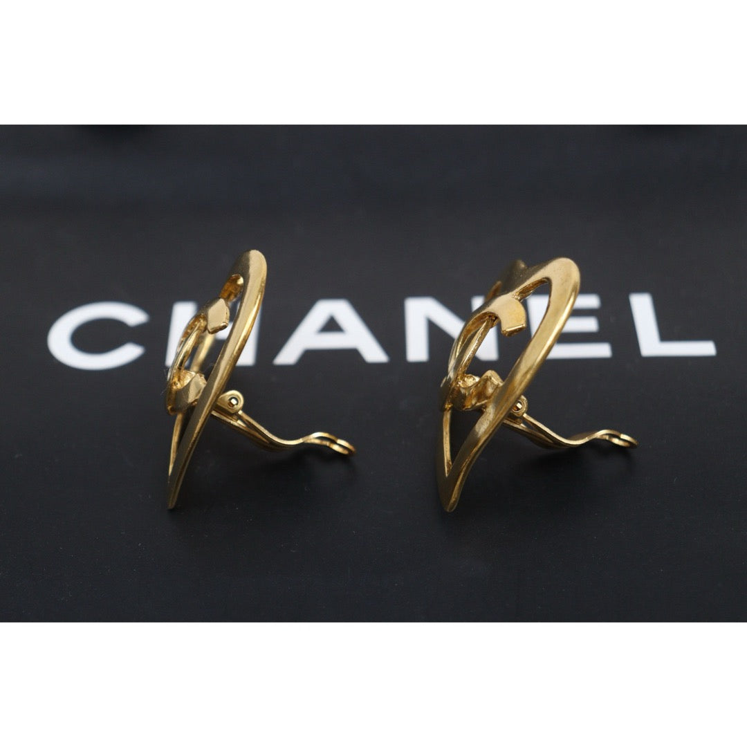 Very Good ( Rank A) ｜ CHANEL Coco Mark Heart 18K Gold Earrings Made In 1995Year ｜25111408