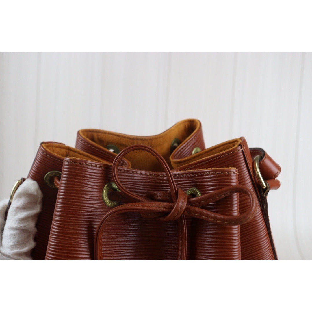 Rank A ｜ LV Epi Shoulder Bag Brown｜23090719