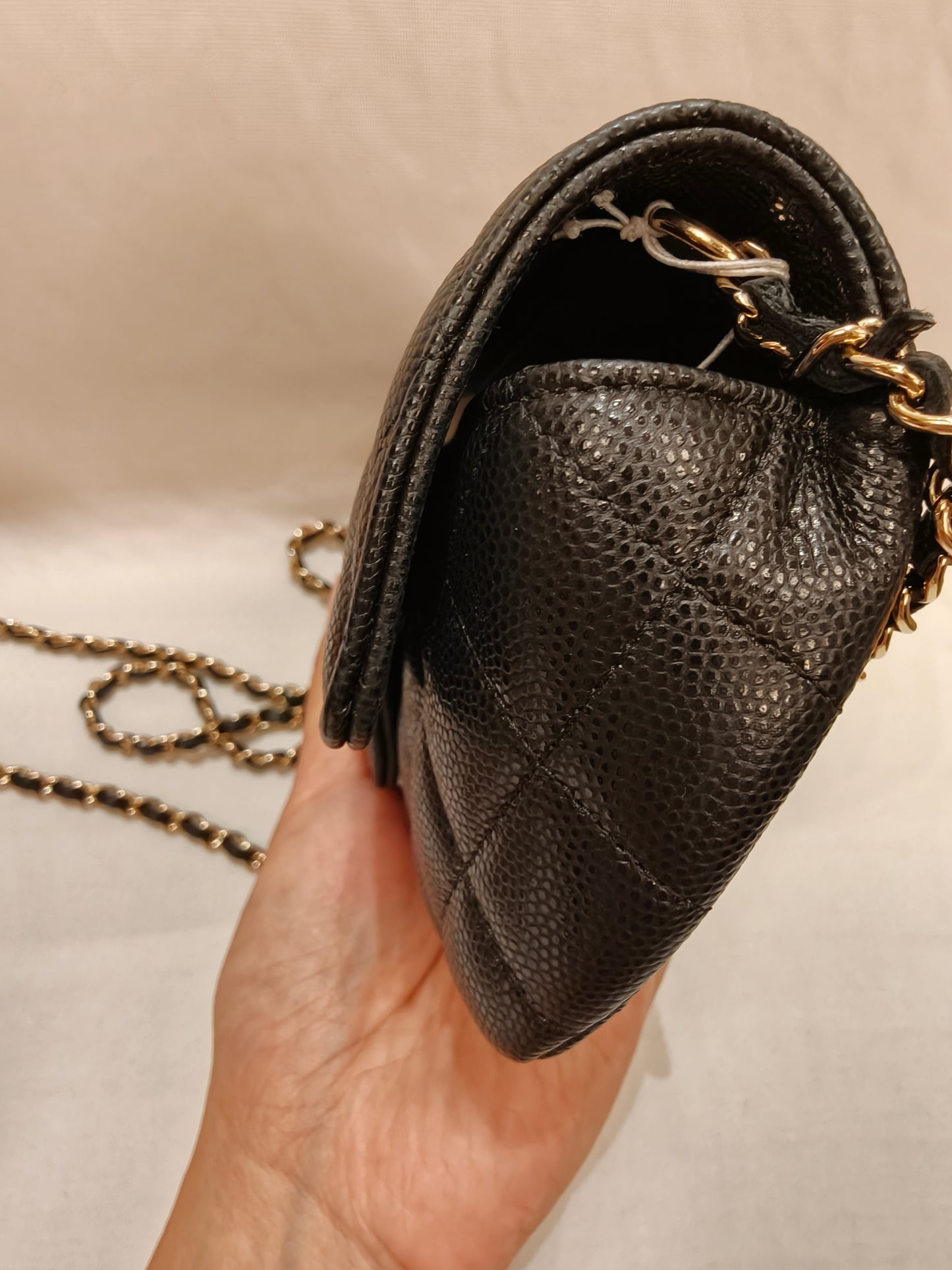 Include Entrupy Certificate of Authenticity｜Very Good ( Rank A)｜ CHANEL Caviar Skin  Calf Leather Black Shouldrr Bag