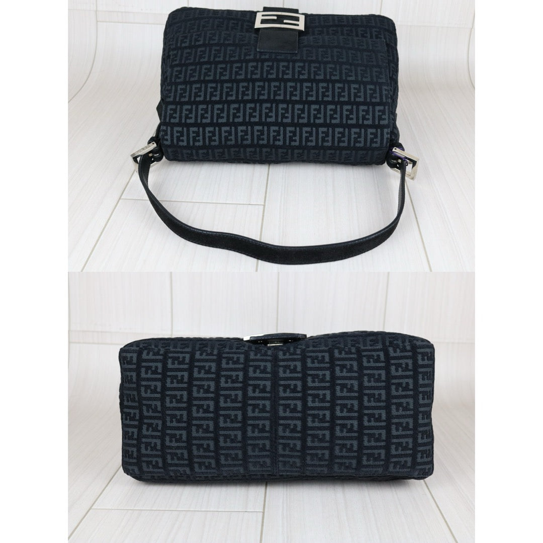 Very Good ( Rank A)｜ FENDI Zucca Mamma Baguette Velvet Horsehair Shoulder Bag Black｜X25101502