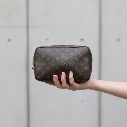 Include Entrupy Certificate of Authenticity｜Good ( Rank AB)｜ Louis Vuitton Truth Toilet 23 Monogram Makeup Pouch｜26051304