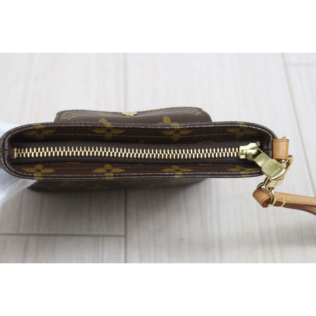 Include Entrupy Certificate of Authenticity｜Very Good ( Rank A)｜ Louis Vuitton Monogram Partition Pouch ｜26062606