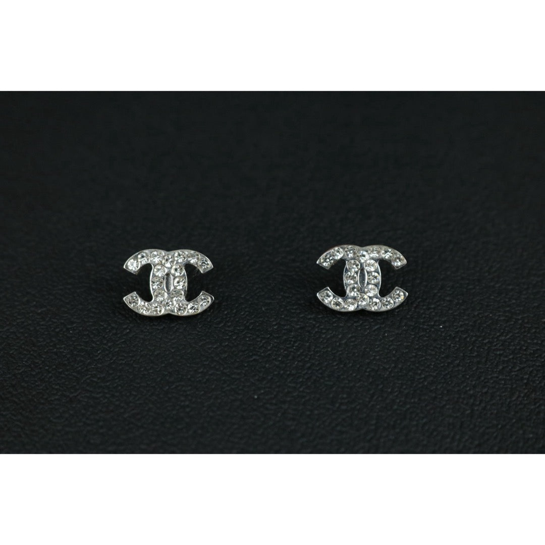 Include Authentic Detective Certificate of Authenticity｜Very Good ( Rank A) ｜CHANEL 04V COCO Mark Rhinestone Earrings Made In 2004Year｜S26061005