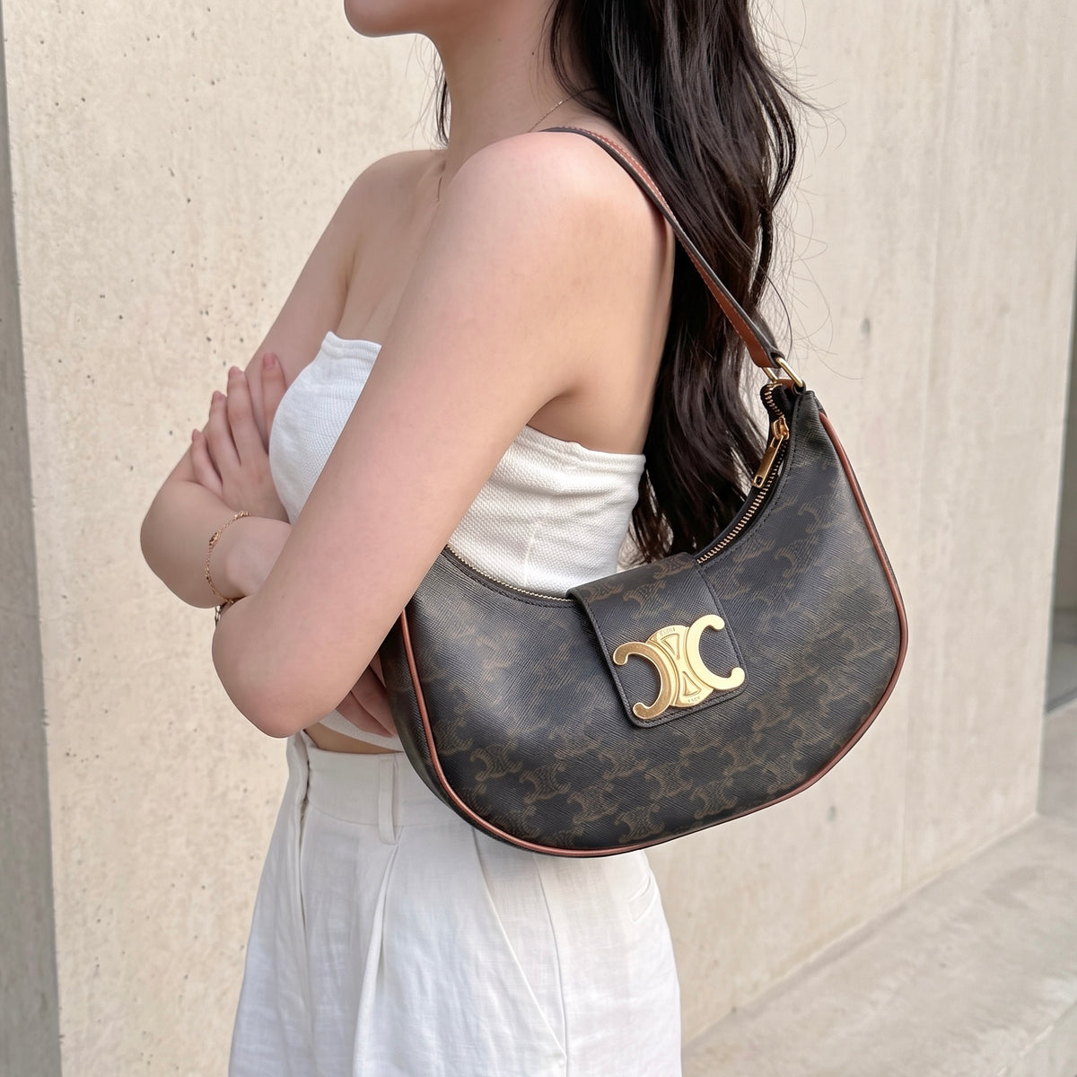 Include Entrupy Certificate of Authenticity｜Very Good ( Rank A)｜ CELINE AVA Macadam Triomphe Calf Leather Shoulder Bag ｜S26090717