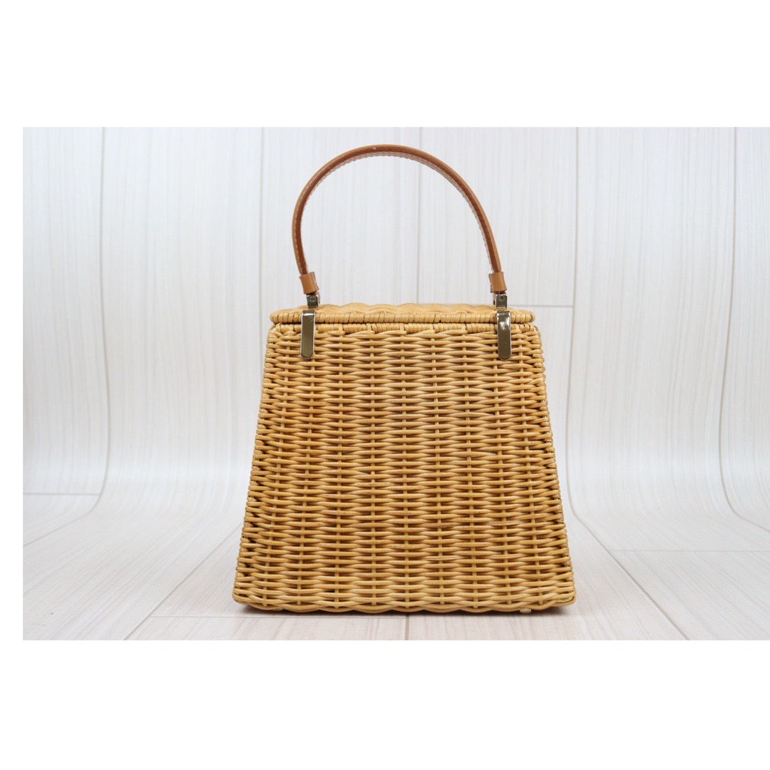 Rank A ｜Ferragamo Gancini Bamboo Handbag ｜24030735