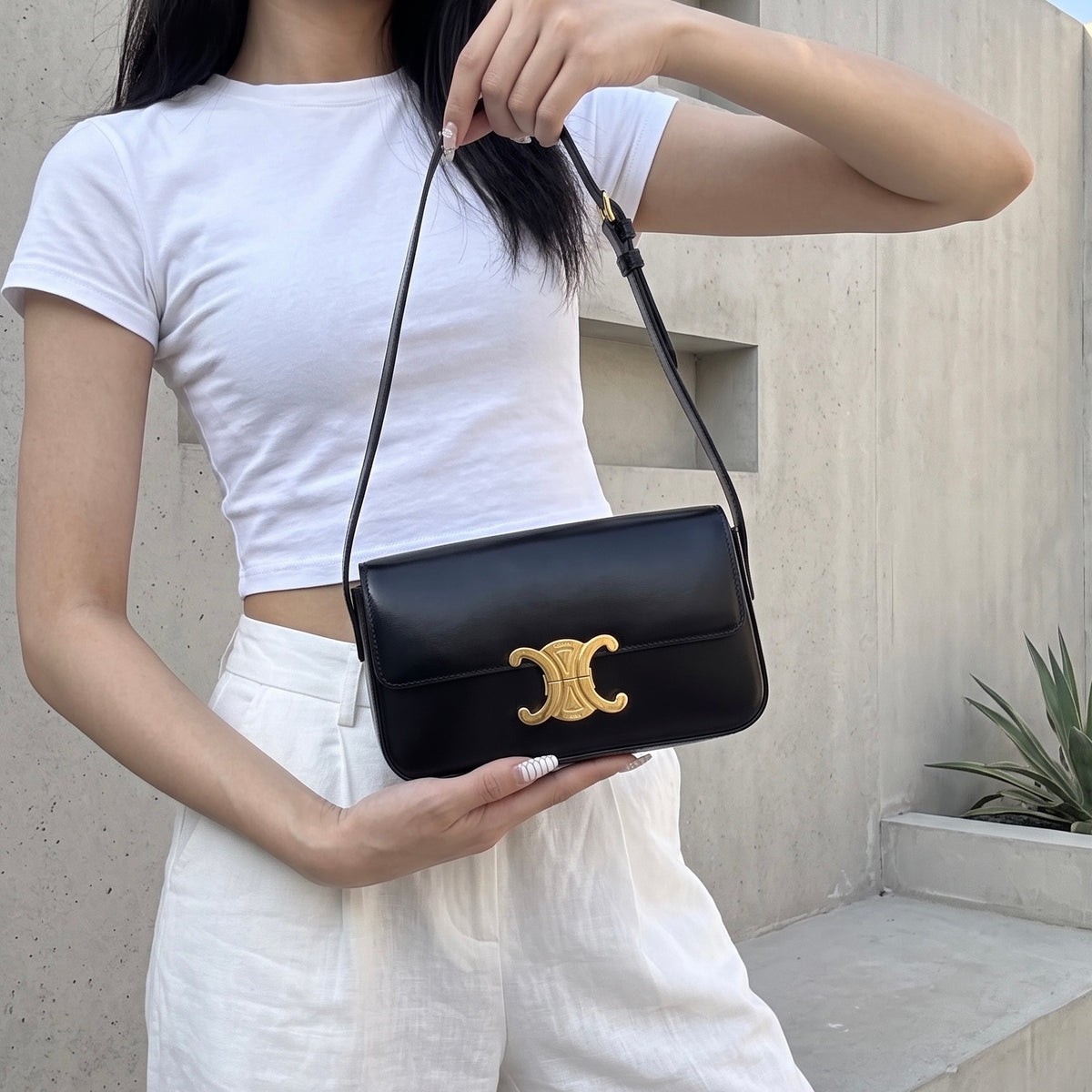 Include Entrupy Certificate of Authenticity｜Very Good ( Rank A) ｜CELINE Calf Leather Triomphe Black Shoulder Bag Golden Hardware｜S26080113