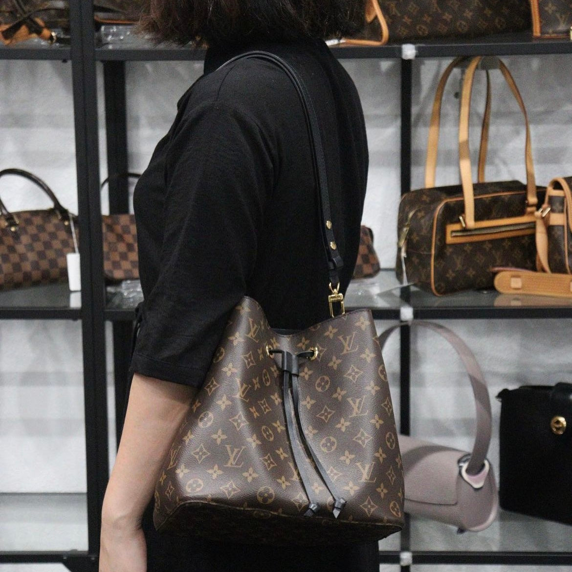 Rank A ｜ LV Monogram Shoulder Bag Black｜24010817